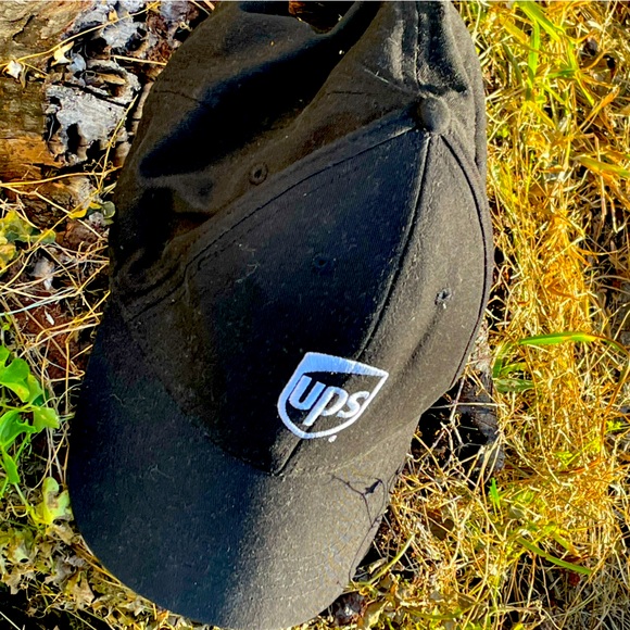 UPS Hat - Picture 3 of 3